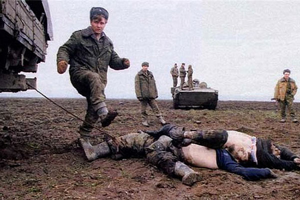 Говорите чеченские боевики резали головы? А вот что делали русские солдаты